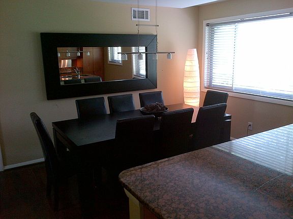 Kitchen-dining room, great for entertaining