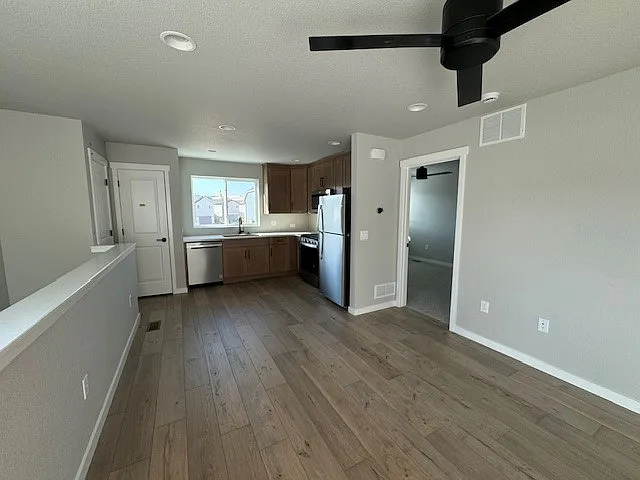 1 bed, 561 sqft, $1,375 — Photo 2