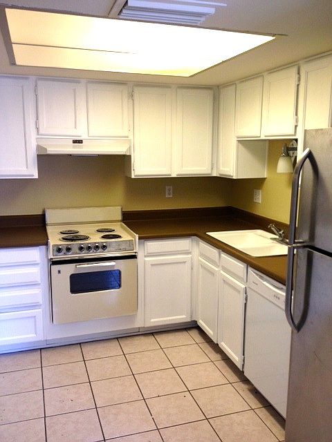 Spacious kitchen, recently upgraded