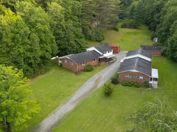3261 Legends Hwy, Mount Hope, WV 25880