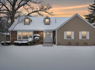 2603 Midoak Ln, McHenry, IL 60051