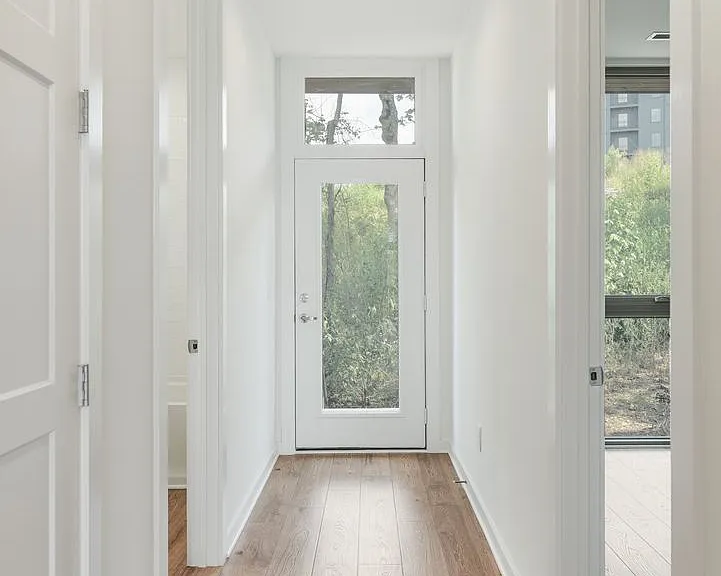 3060 Edwin Cir — Photo 22