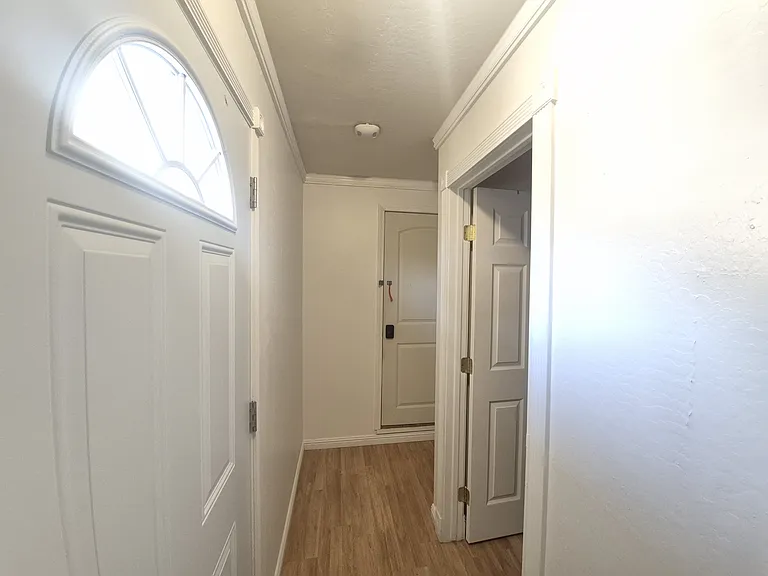 ensuite private hallway