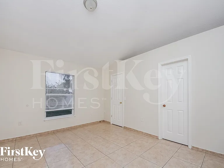 1307 Dover Dr — Photo 9