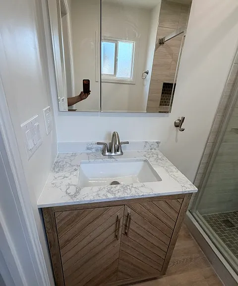 Bathroom vanity