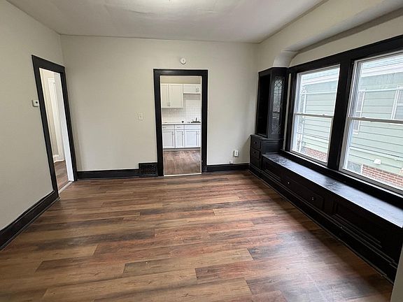 4th image of 15710 Corsica Ave #2