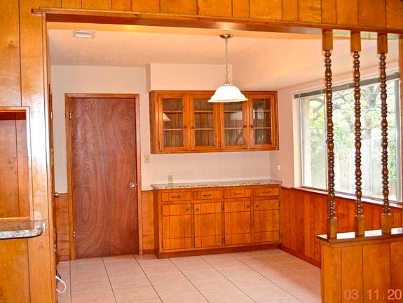 3rd image of 405 Balfour Dr