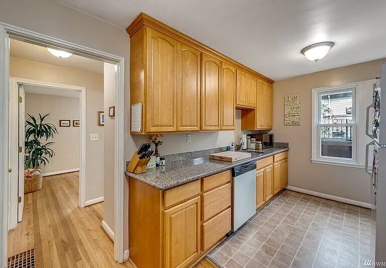 6041 5th Ave NW — Photo 9