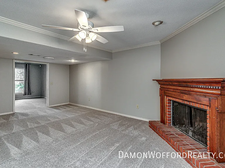 1435 Roxbury Ct — Photo 19