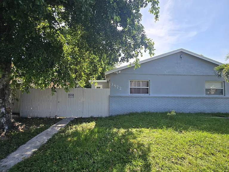 3872 Kirk Rd — Photo 1