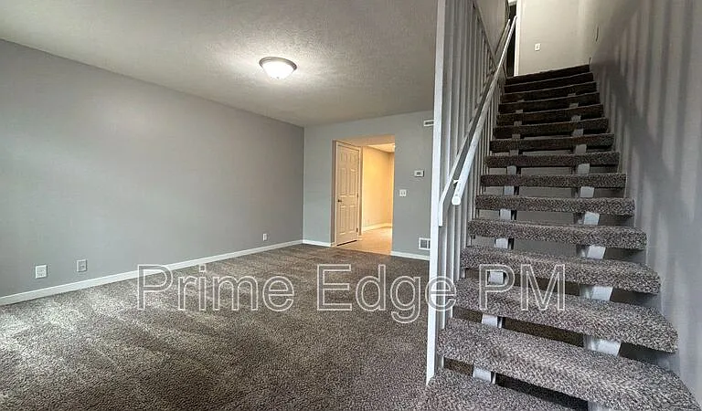 6235 Holdrege St #B-5 — Photo 1