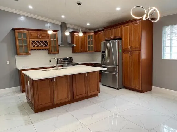 6352 NW 36th Ave, Pompano Beach, FL 33073
