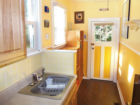 4th image of 51 W Croton Dr