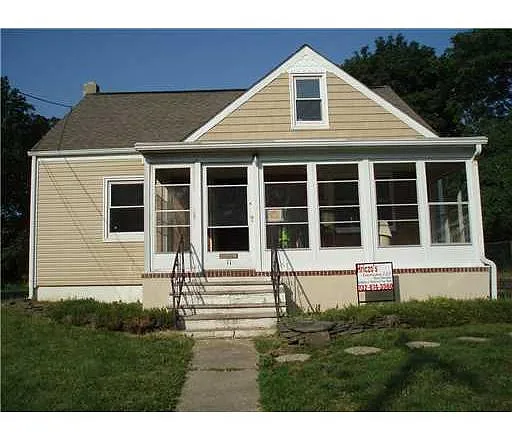 11 Woodbridge St photo 1