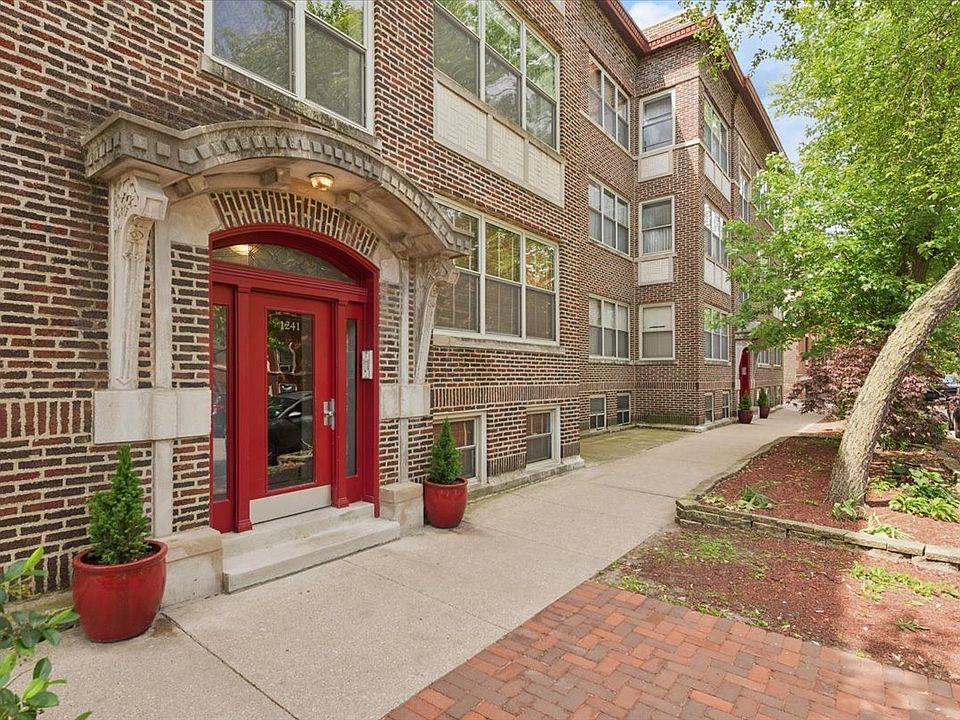 1st image of 1241 W Rosemont Ave APT 3W