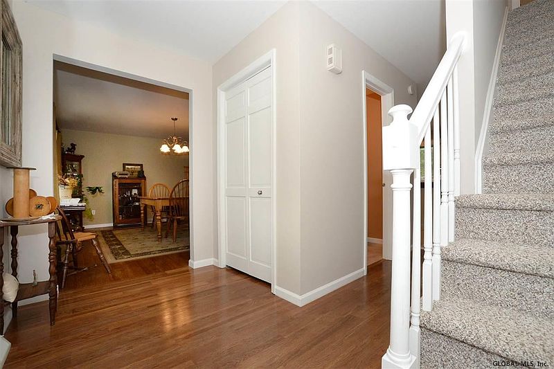 5th image of 1517 MAPLE CREST Drive