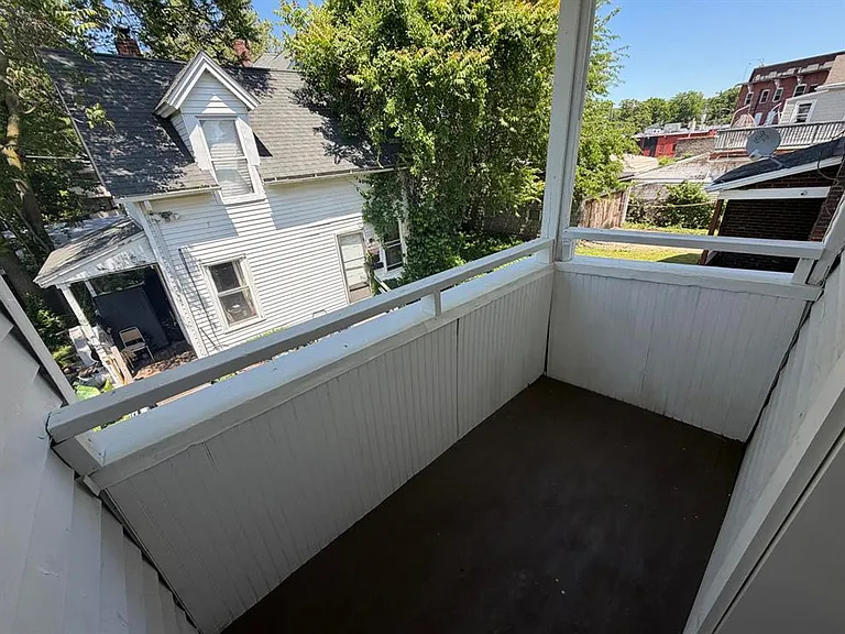 30 Loring St — Photo 14