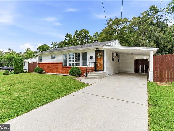 3rd image of 2311 Hammond Pl