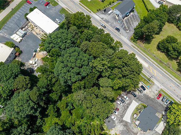 4th image of 5557 Oakdale Rd SE
