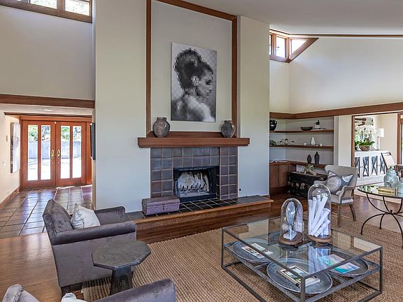 4th image of 15543 Toyon Dr