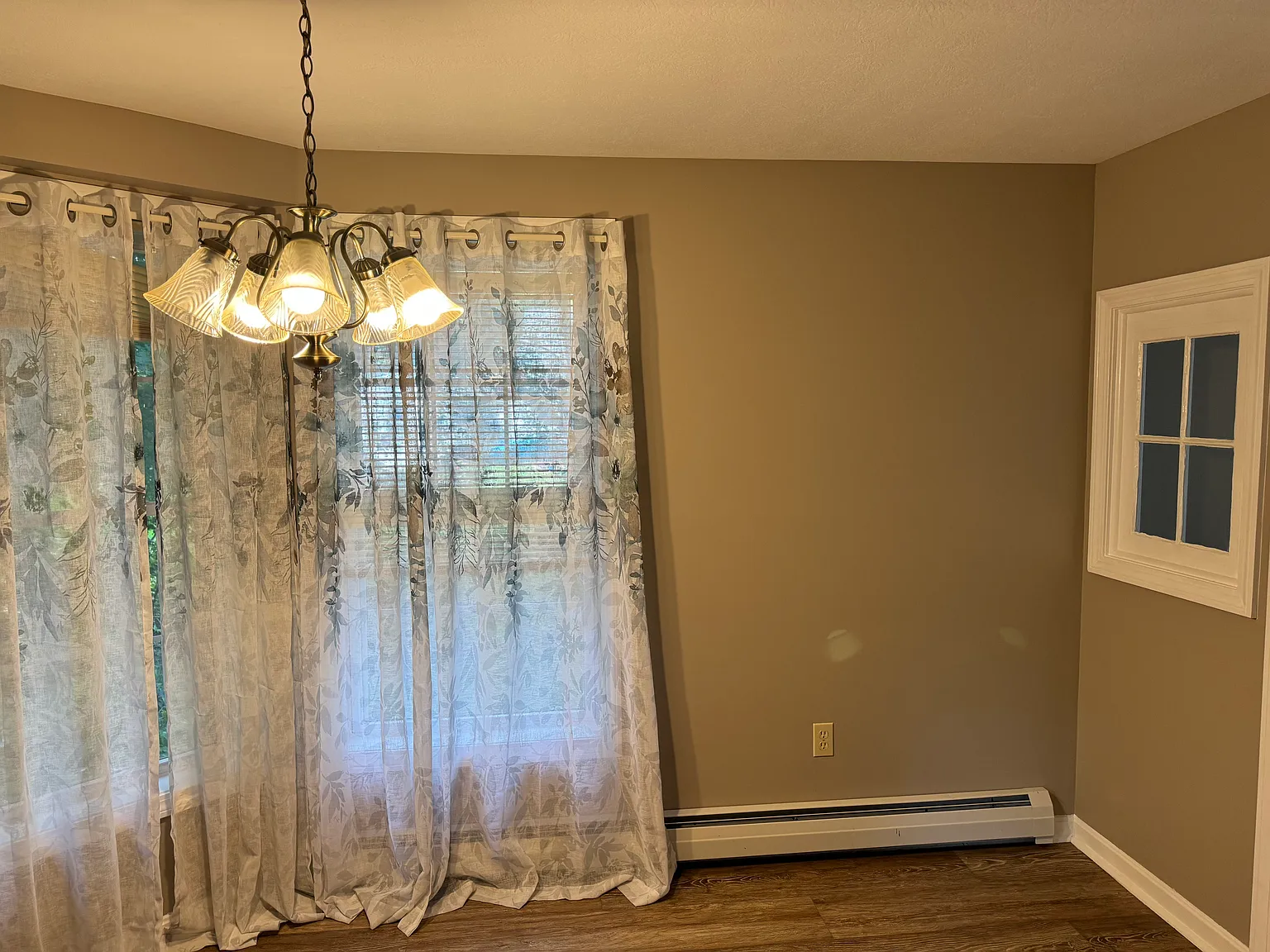 2 bed, 829 sqft, $2,500 — Photo 2