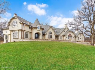 20 Natoma Dr, Oak Brook, IL 60523