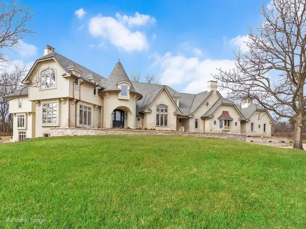 20 Natoma Dr, Oak Brook, IL 60523