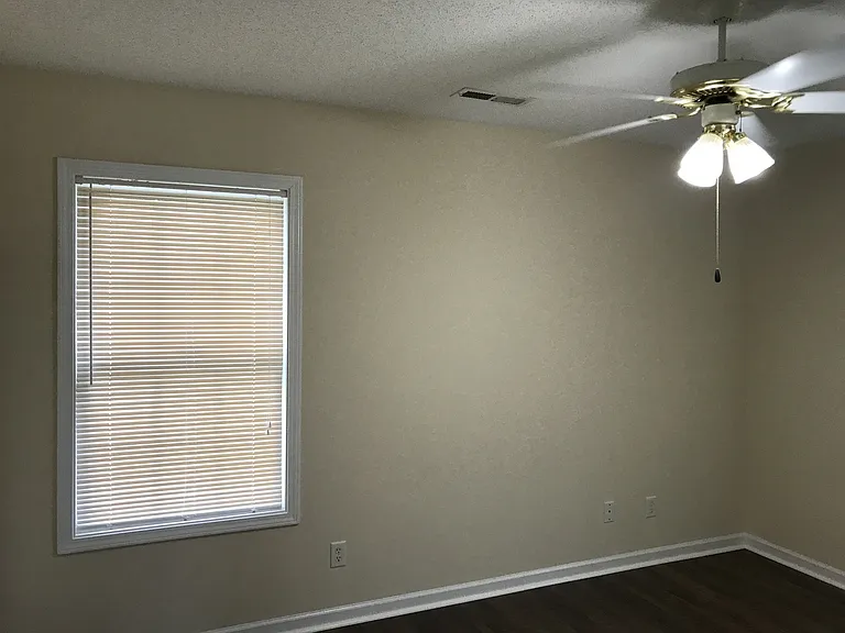 482 Wallingford Cir — Photo 12