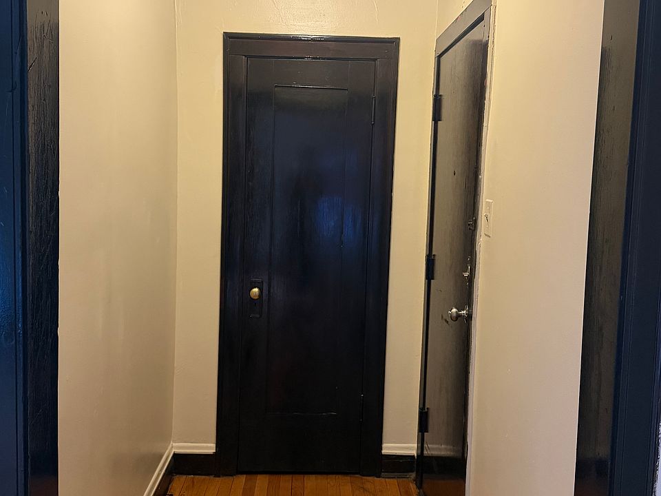 1st image of 441 W 79th St
