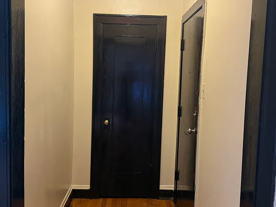 441 W 79th St