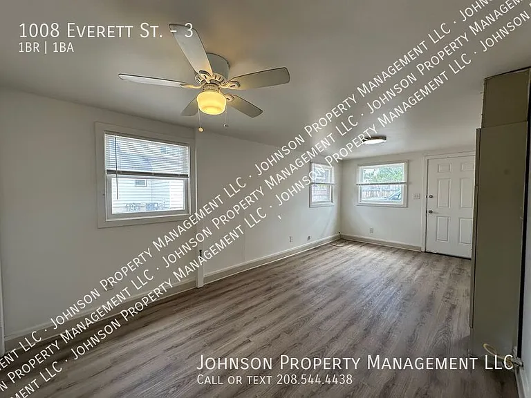 1008 Everett St #3 — Photo 6
