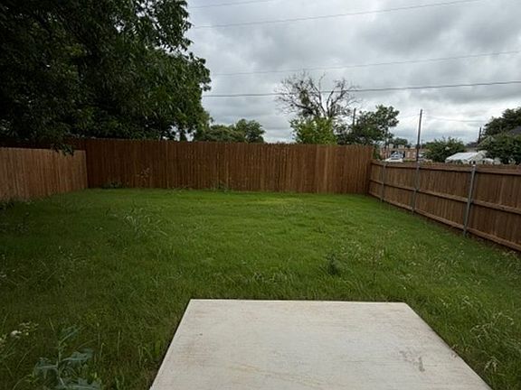 2nd image of 301 Live Oak St