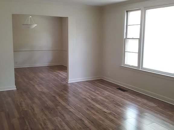 3rd image of 6217 Vosswood Dr
