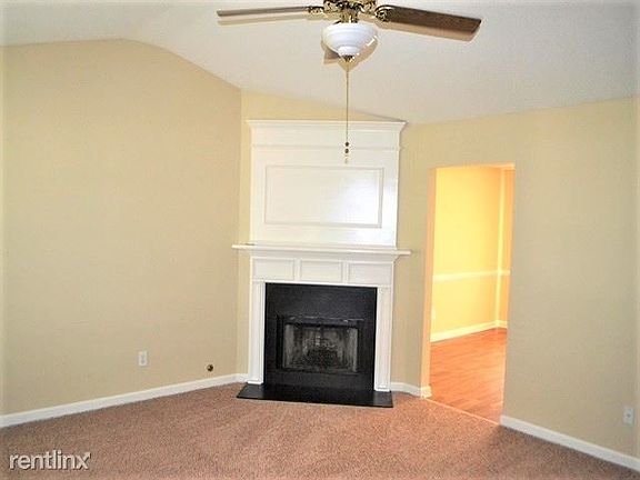 3rd image of 39 Brockmore Dr