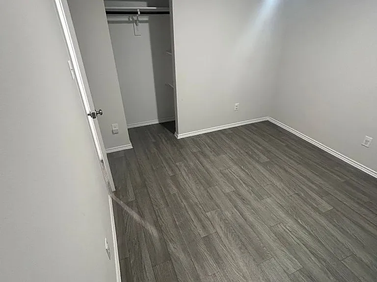 602 Clear Creek Ct — Photo 16