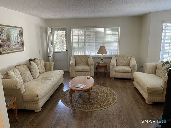 2nd image of 601 Foxboro Dr Unit 601