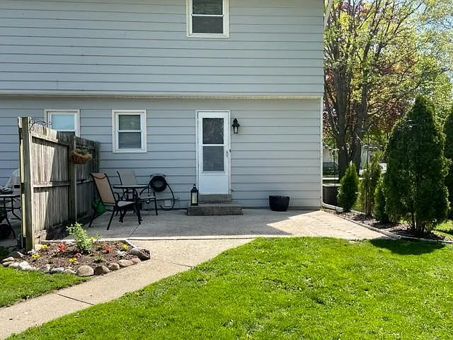 1832 Oakdale Dr — Photo 3