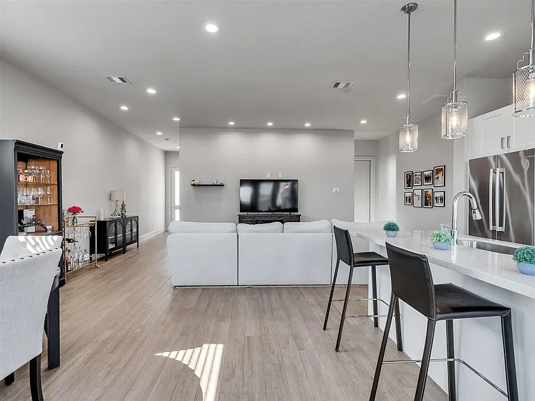 5702 Rucio Ln — Photo 8