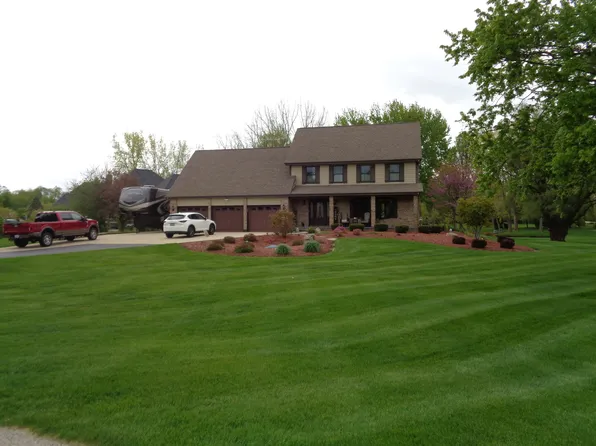 13N470 Chisholm Trl, Elgin, IL 60124