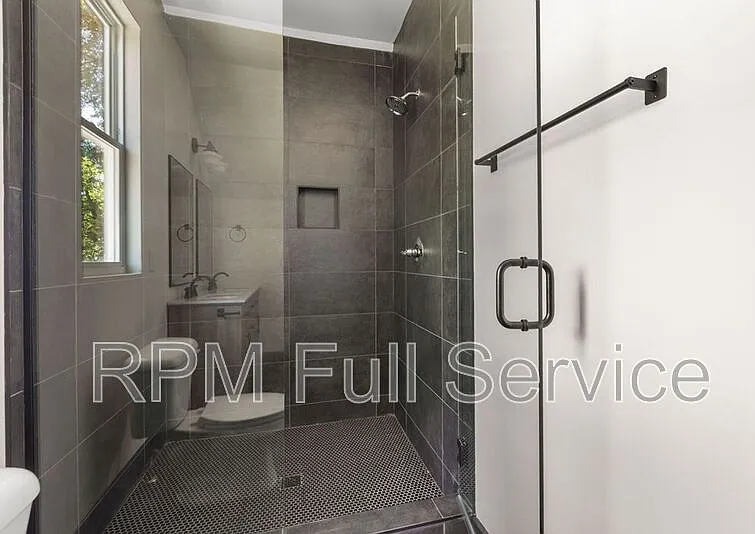 2400 Buchanan St #2400B — Photo 24