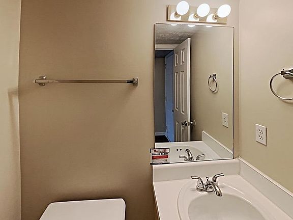 3rd image of 3094 Foxbriar Ct