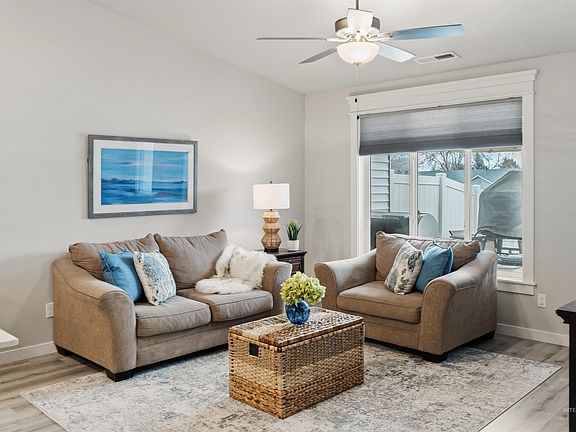 5th image of 1655 E Netley St