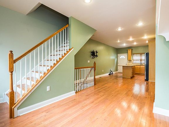 3rd image of 1026 Dorrance St