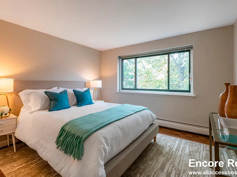 376 Harvard St #24 — Photo 8