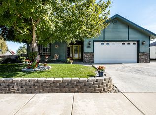 1052 Kensington Ct, Central Point, OR 97502