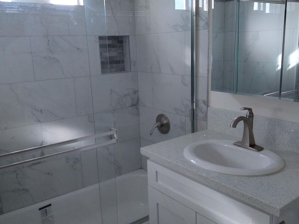 1st image of 1736 Marine Ave APT 10
