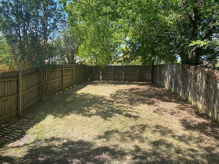 8332 Grand Oak Ct — Photo 11