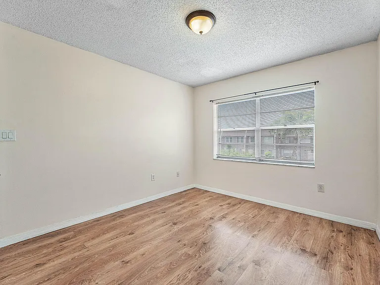 9050 NW 28th St #112 — Photo 26