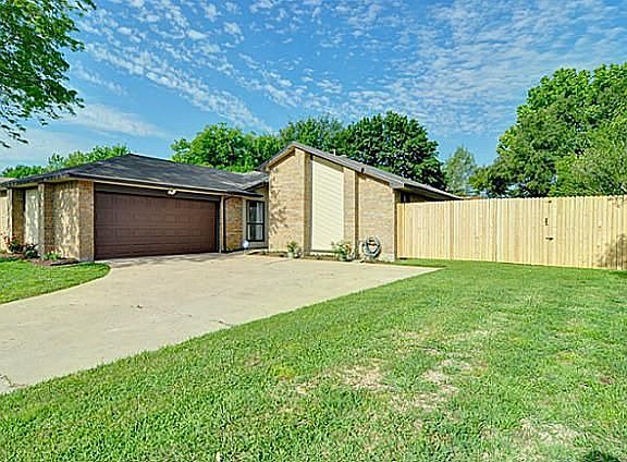 2nd image of 408 Little Fox Ln