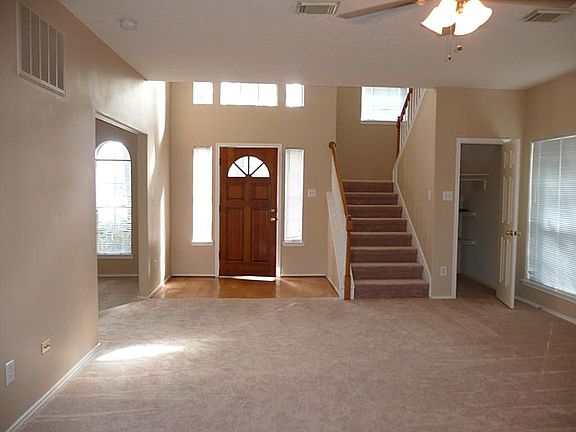 2nd image of 3001 Colony Dr